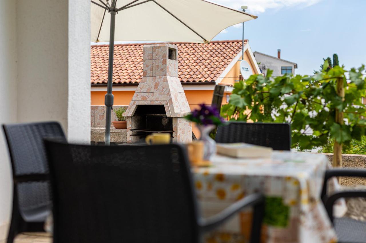 Apartments Vjeko Крк Экстерьер фото